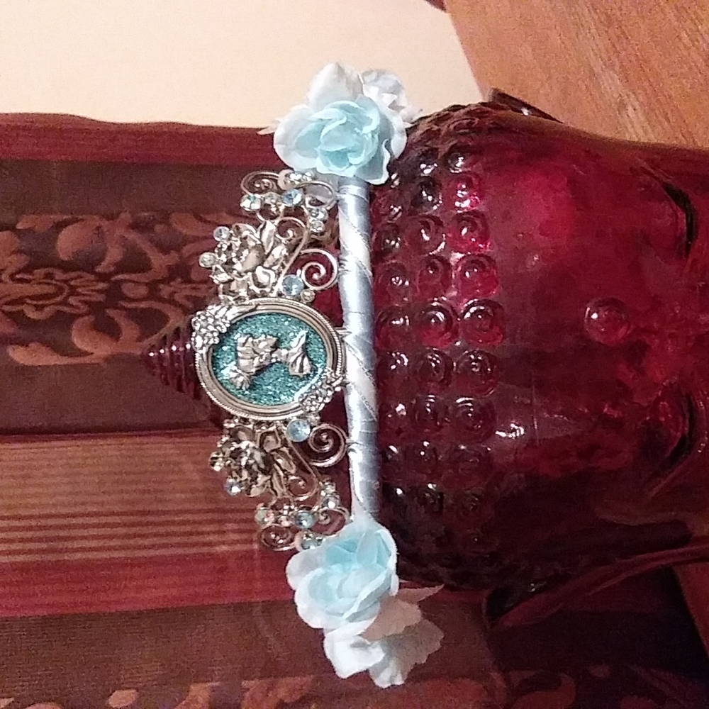 Cinderella high quality Disney World Limited Edition London crown tiara princess